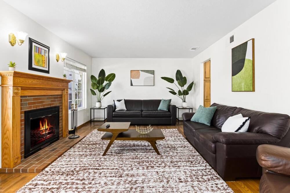 Photo of Livingroom in Fountain Valley