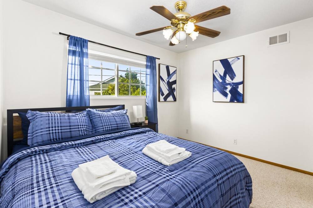 Photo of Bedroom in Fountain Valley