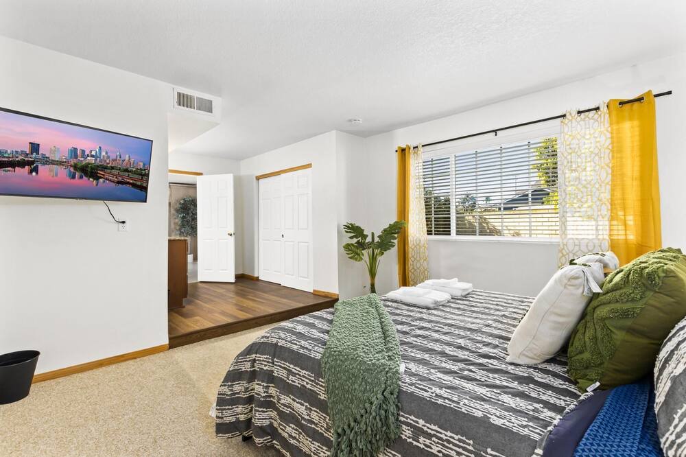 Photo of Bedroom in Fountain Valley