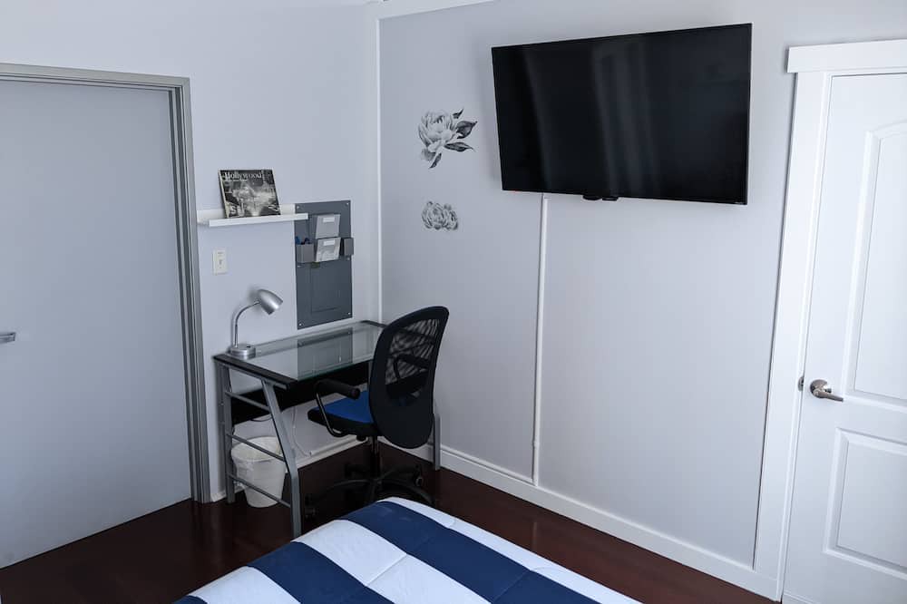 Photo of Bedroom in Anaheim Colony Historic District