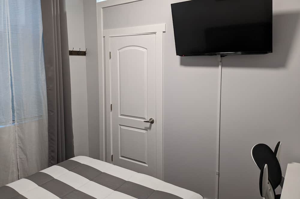 Photo of Bedroom in Anaheim Colony Historic District