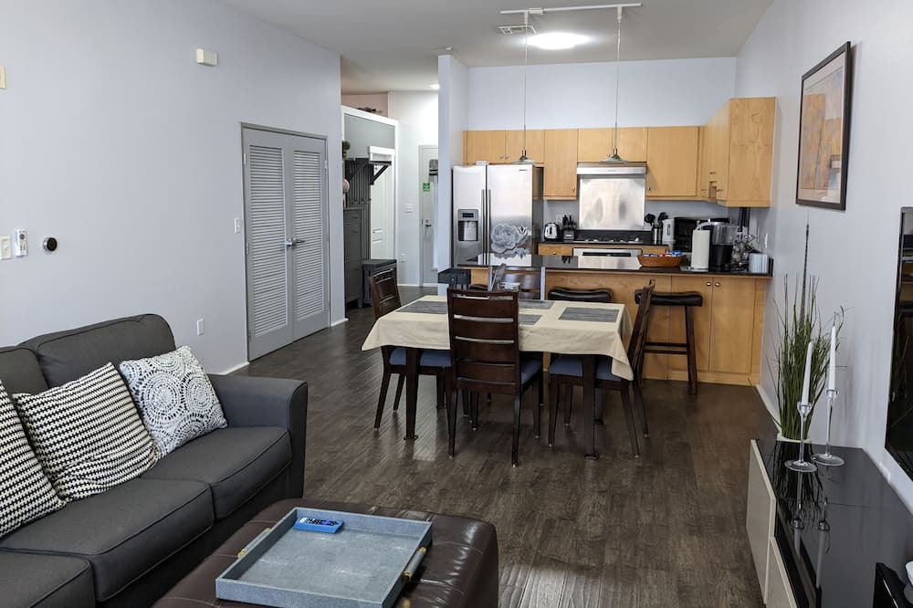 Photo of Livingroom in Anaheim Colony Historic District