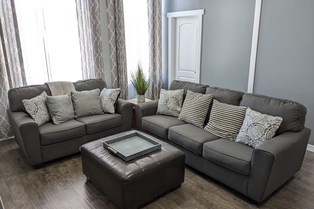 Photo of Livingroom in Anaheim Colony Historic District