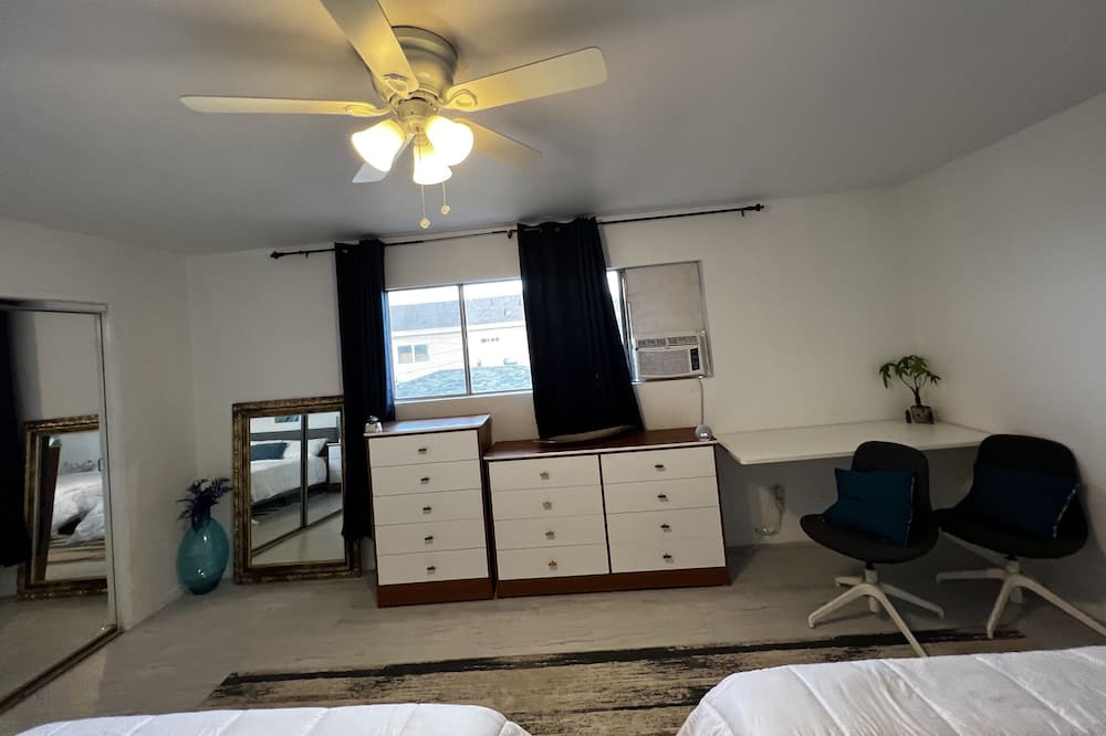 Photo of Bedroom in Lawndale