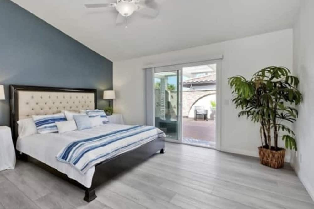 Photo of Bedroom in Canyon Lake