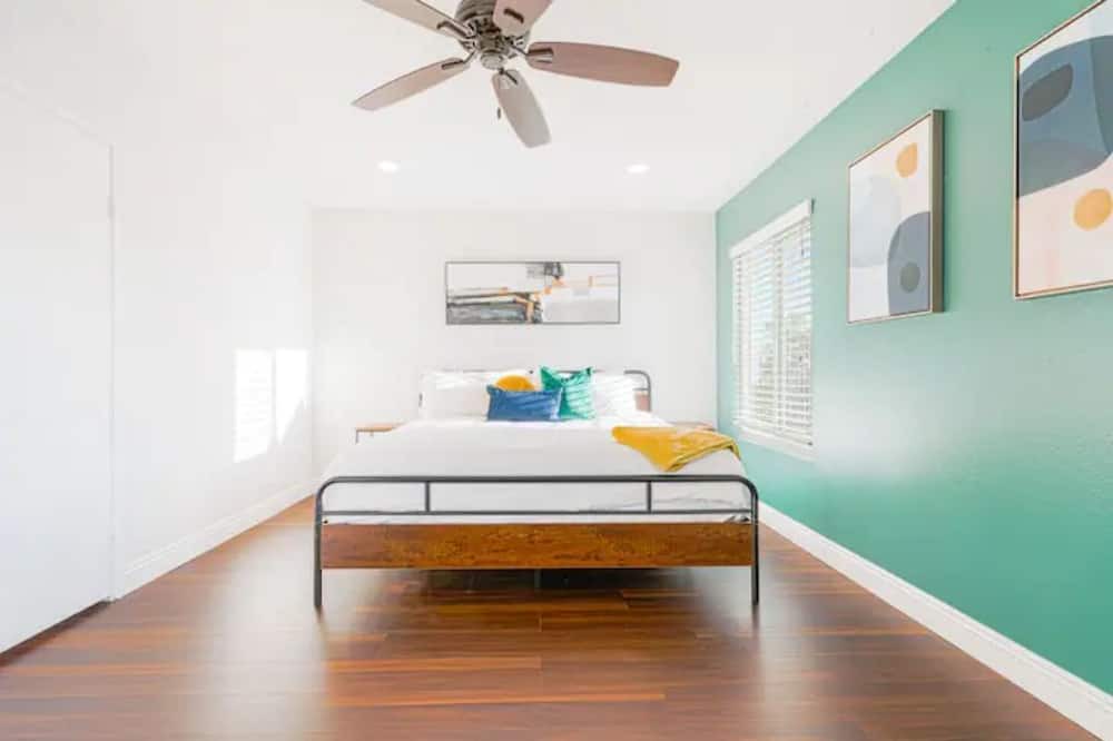 Photo of Bedroom in Montebello
