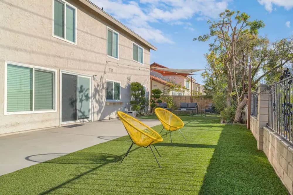 Photo of Outdoor in Montebello