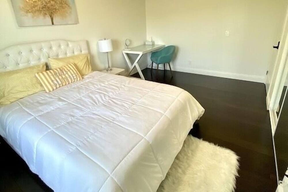 Photo of Bedroom in Fountain Valley