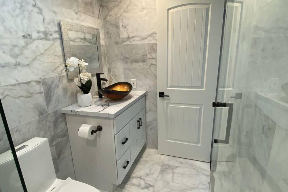 Photo of Bathroom in Fountain Valley