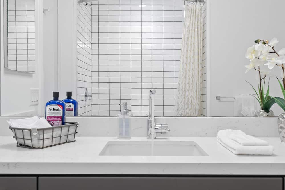 Photo of Bathroom in Los Angeles