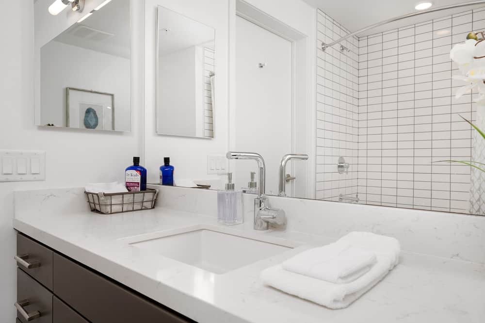 Photo of Bathroom in Los Angeles