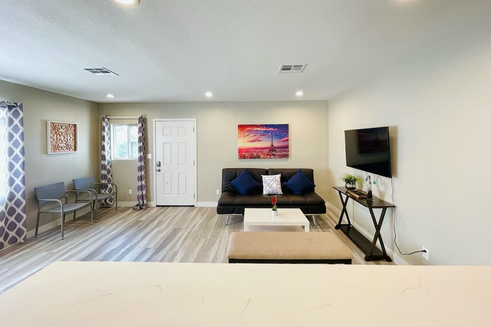 Photo of Livingroom in Santa Ana