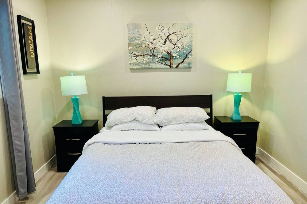 Photo of Bedroom in Santa Ana