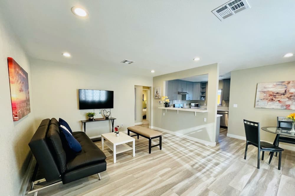 Photo of Livingroom in Santa Ana