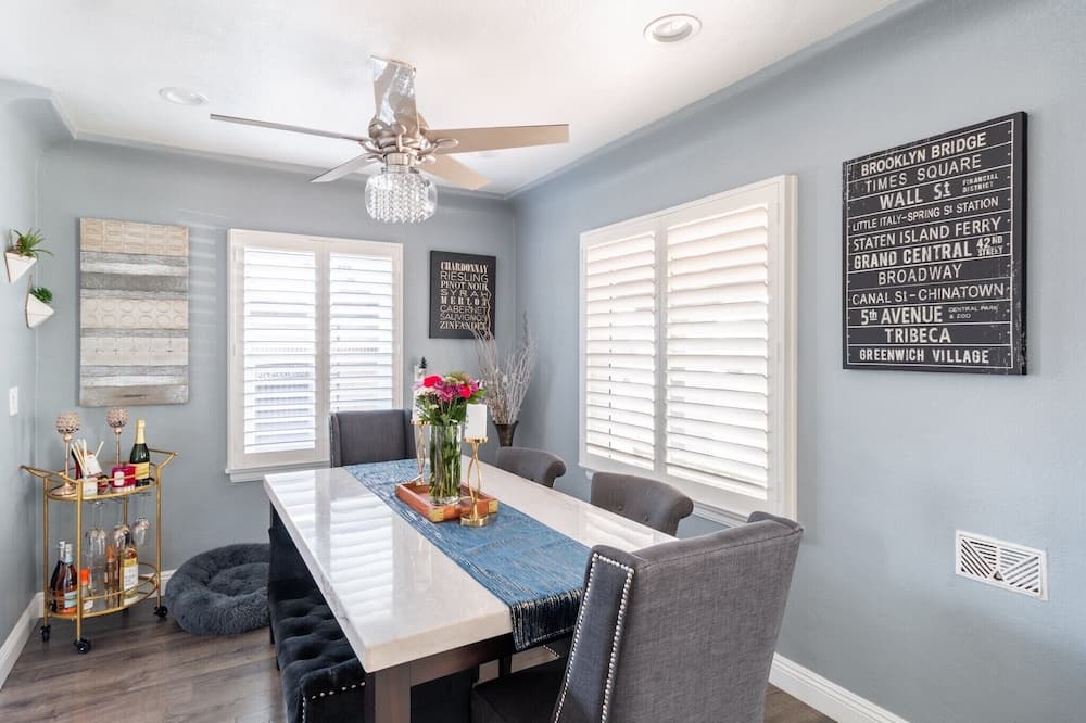 Photo of Livingroom in North Long Beach