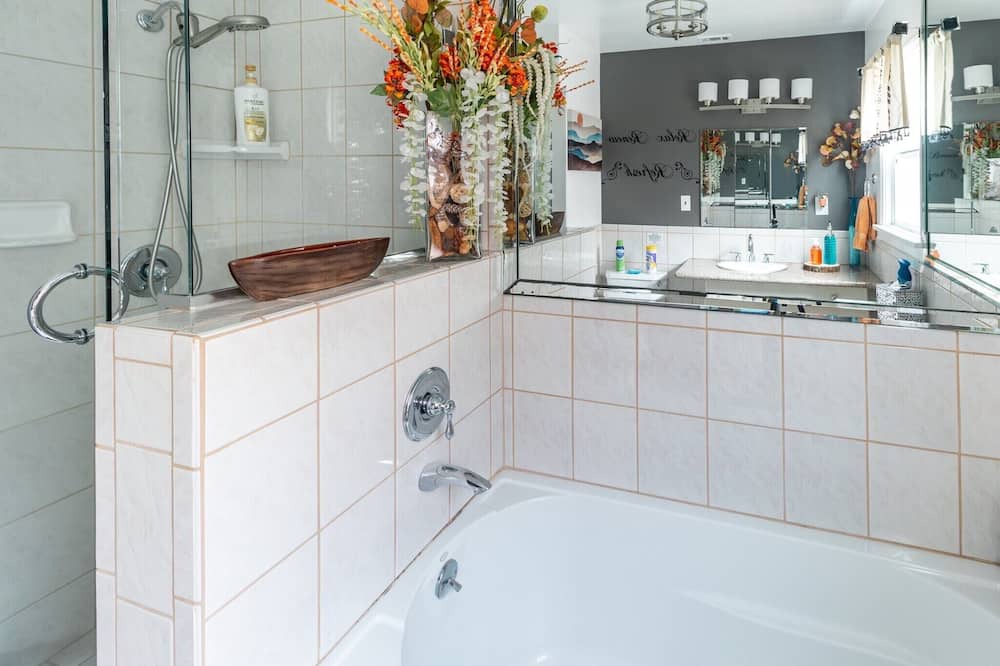 Photo of Bathroom in North Long Beach
