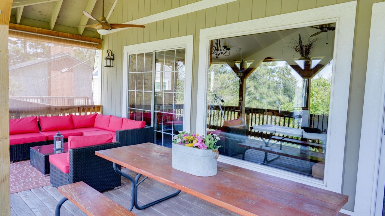 Photo of Patio Balcony in Blue Jay