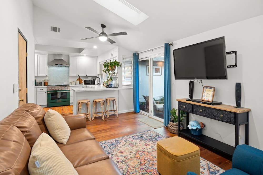 Photo of Livingroom in Pinole