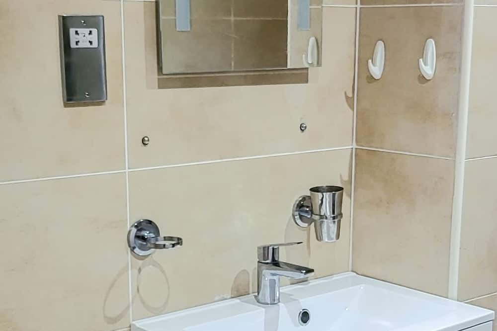 Photo of Bathroom in Limehouse