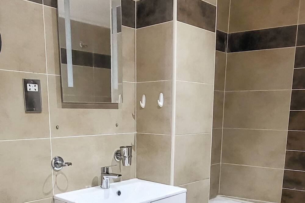 Photo of Bathroom in Limehouse