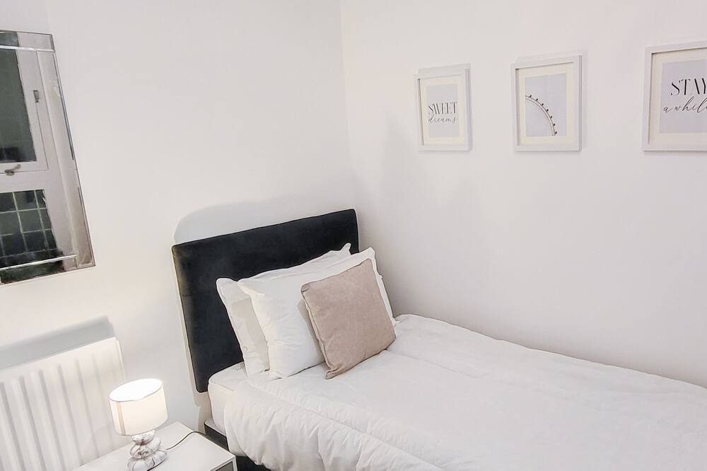 Photo of Bathroom in Limehouse