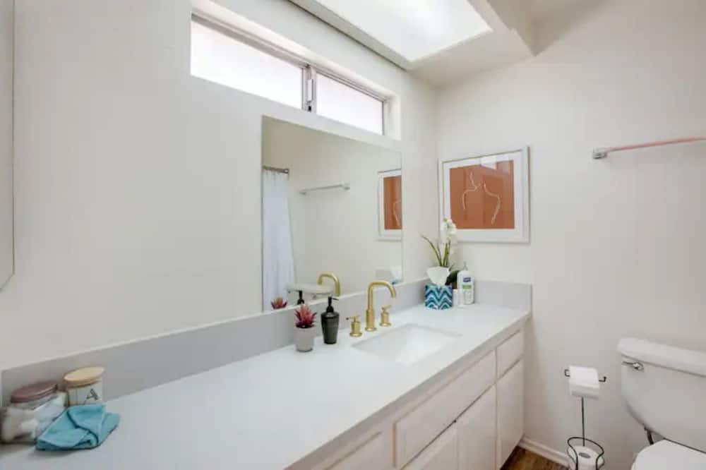 Photo of Bathroom in Indian Cove