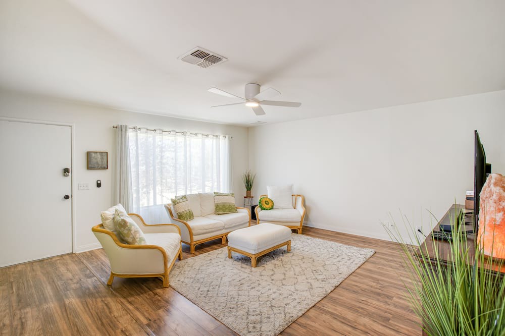 Photo of Livingroom in Indian Cove