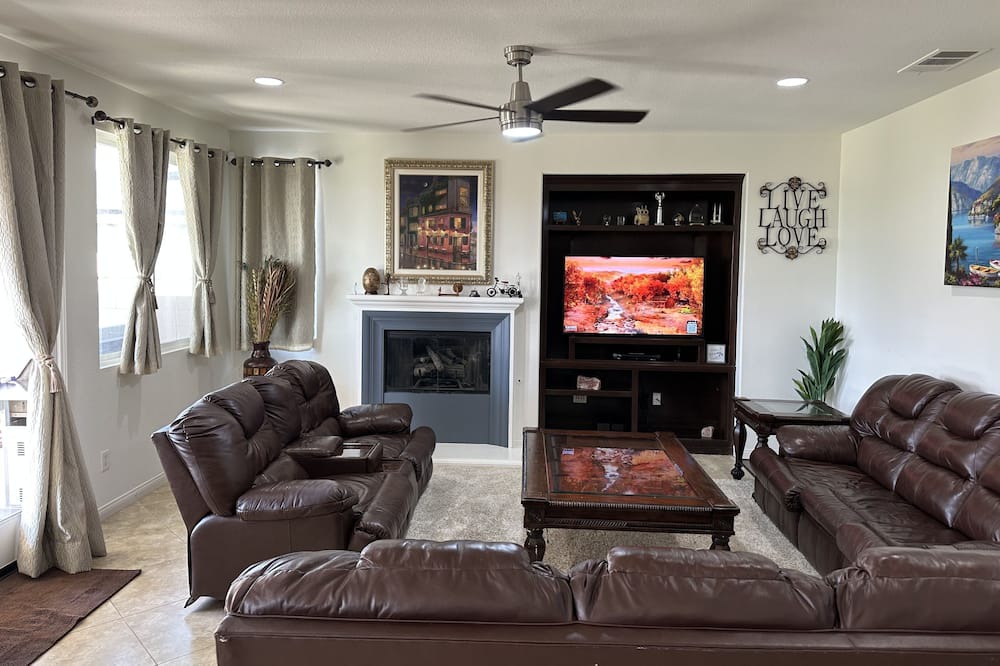 Photo of Livingroom in Rubidoux