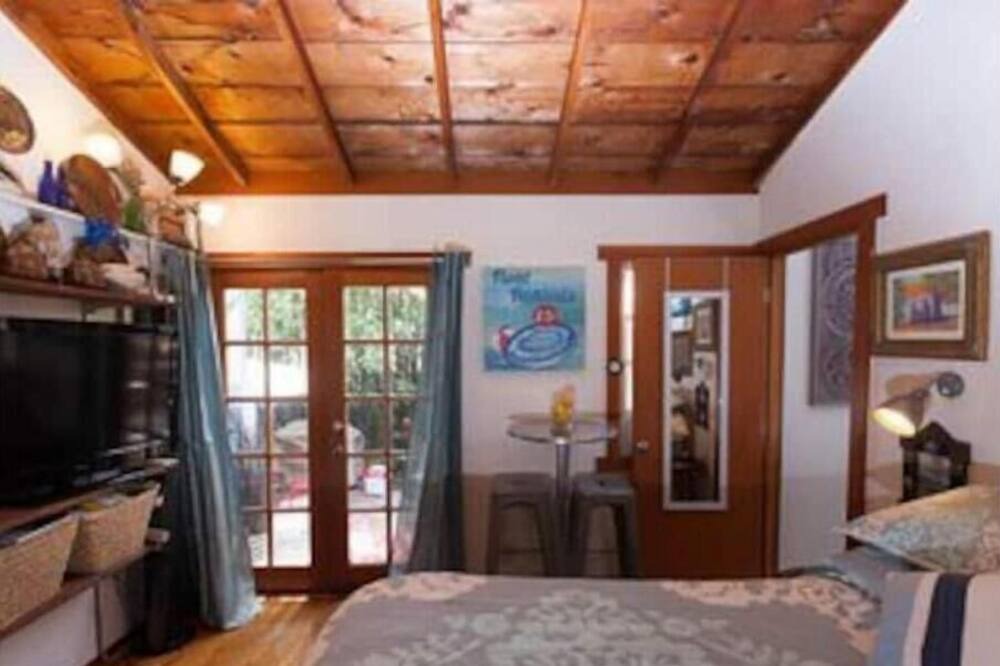 Photo of Bedroom in Norma Triangle