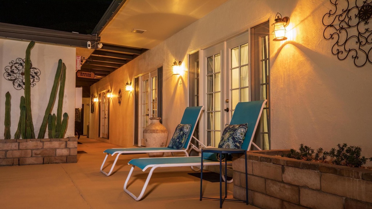 Photo of Patio Balcony in Historic Tennis Club