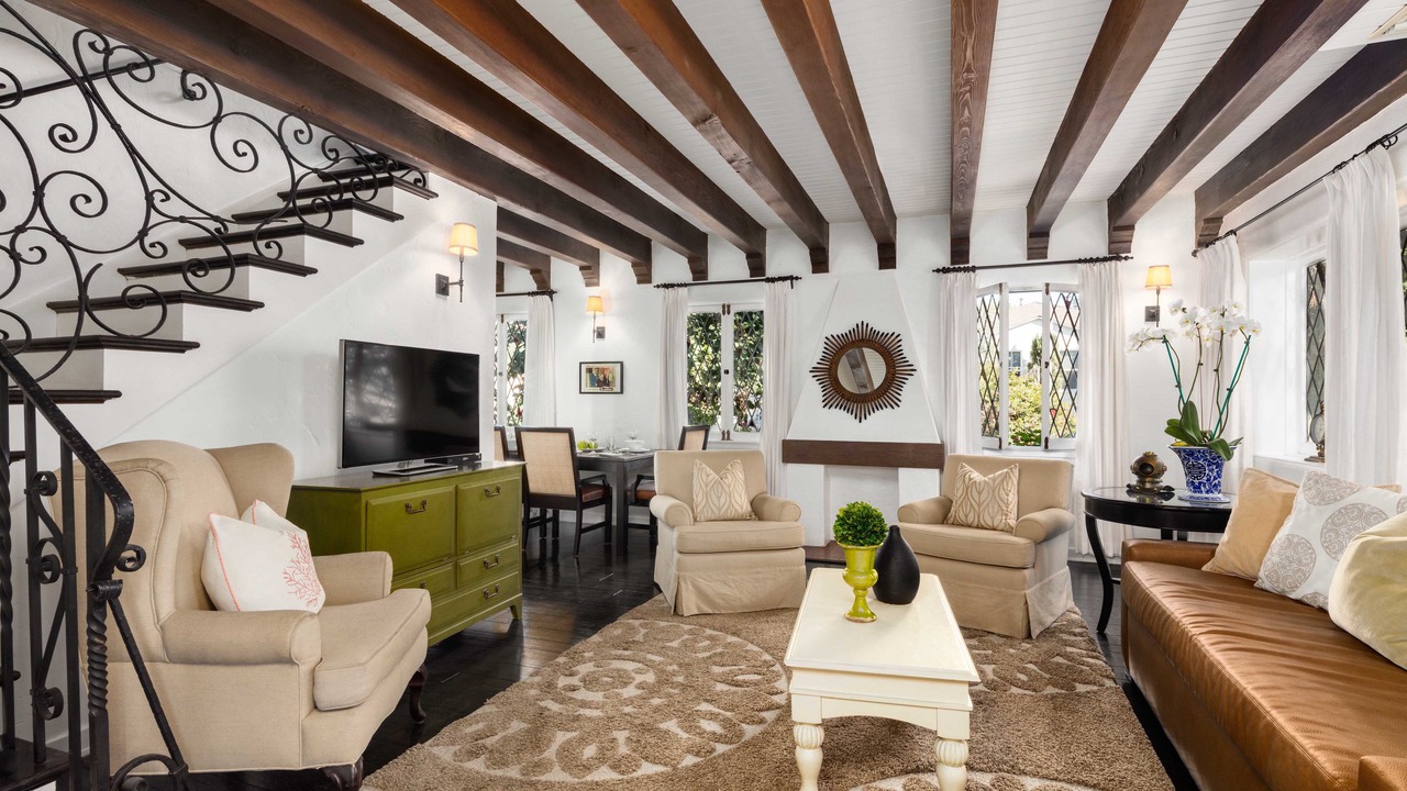 Photo of Bedroom in Beverly Grove