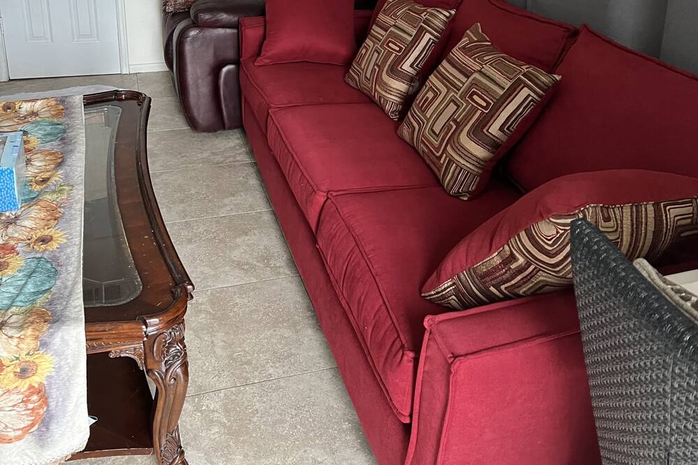 Photo of Livingroom in North Hills West