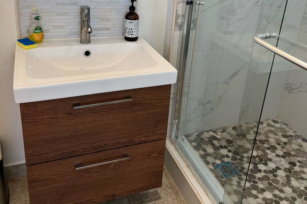 Photo of Bathroom in North Hills West