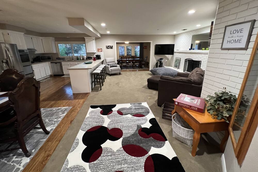 Photo of Bedroom in North Tustin