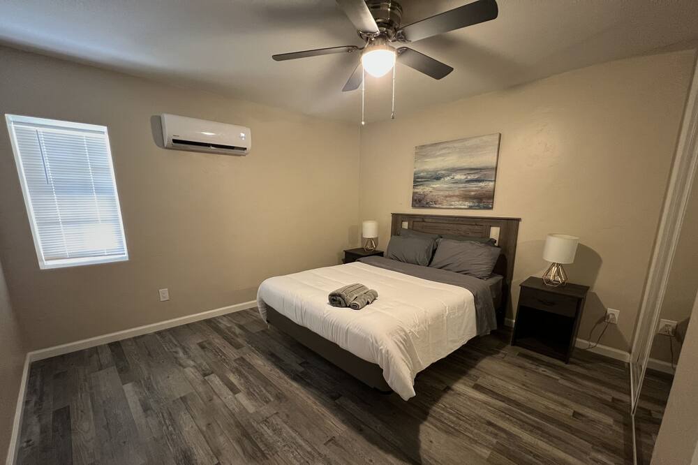 Photo of Bedroom in Vista