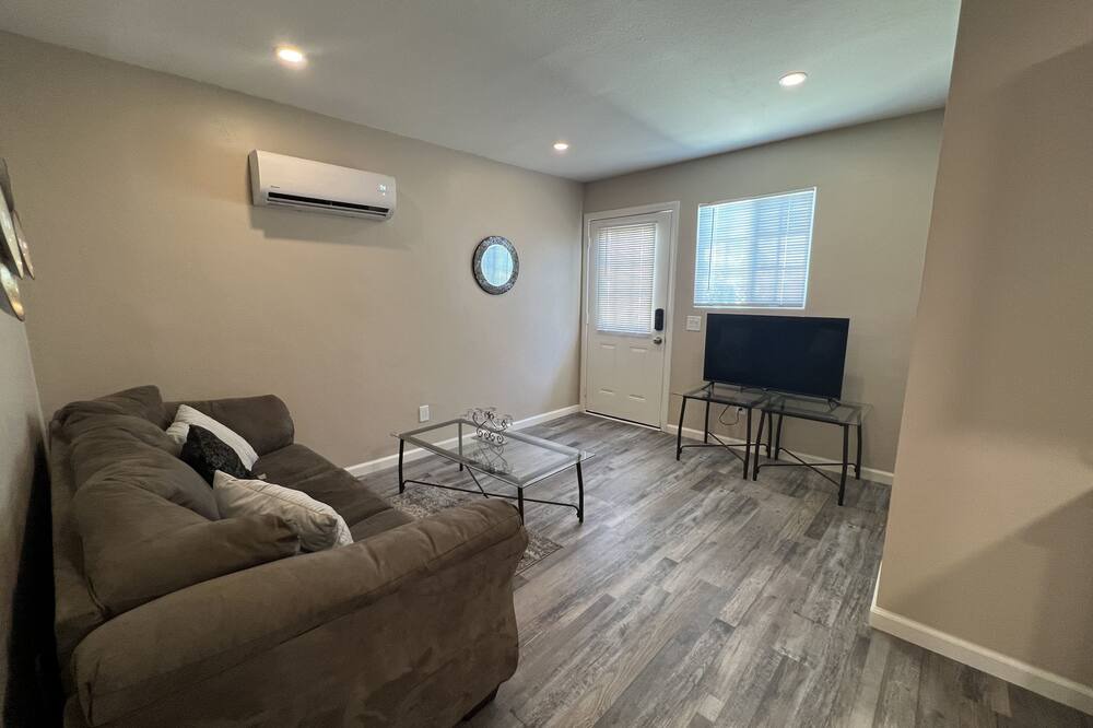 Photo of Livingroom in Vista