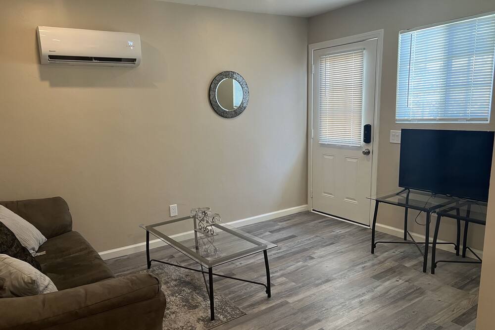Photo of Livingroom in Vista