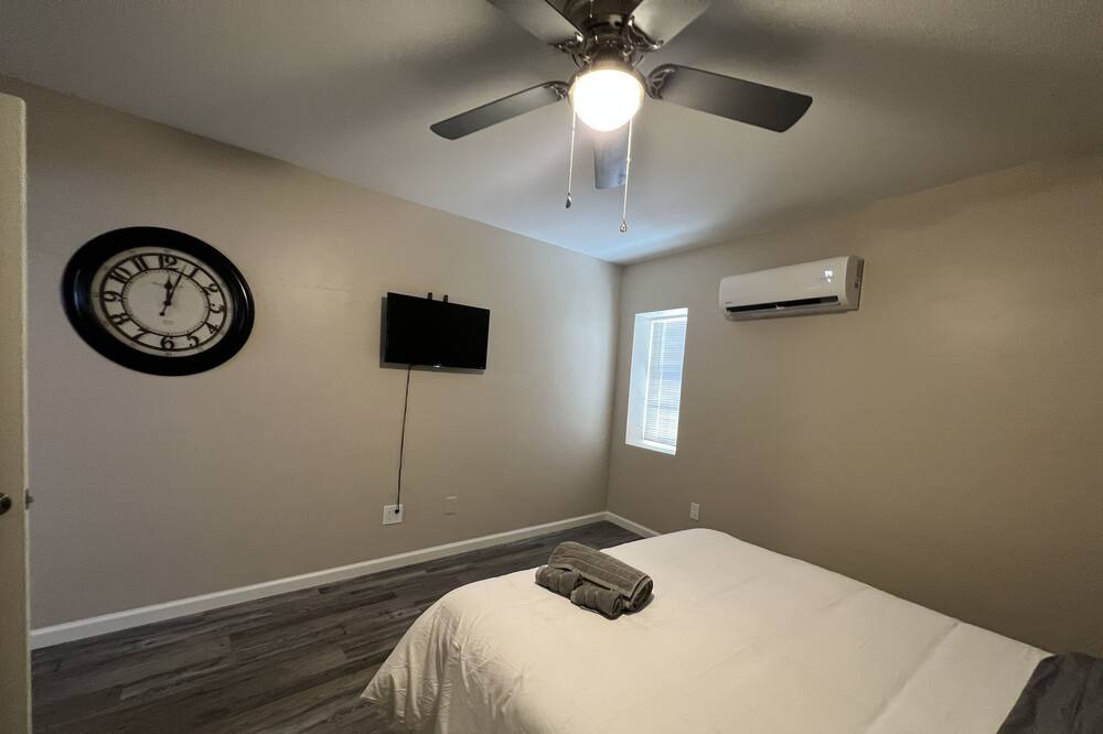 Photo of Bedroom in Vista