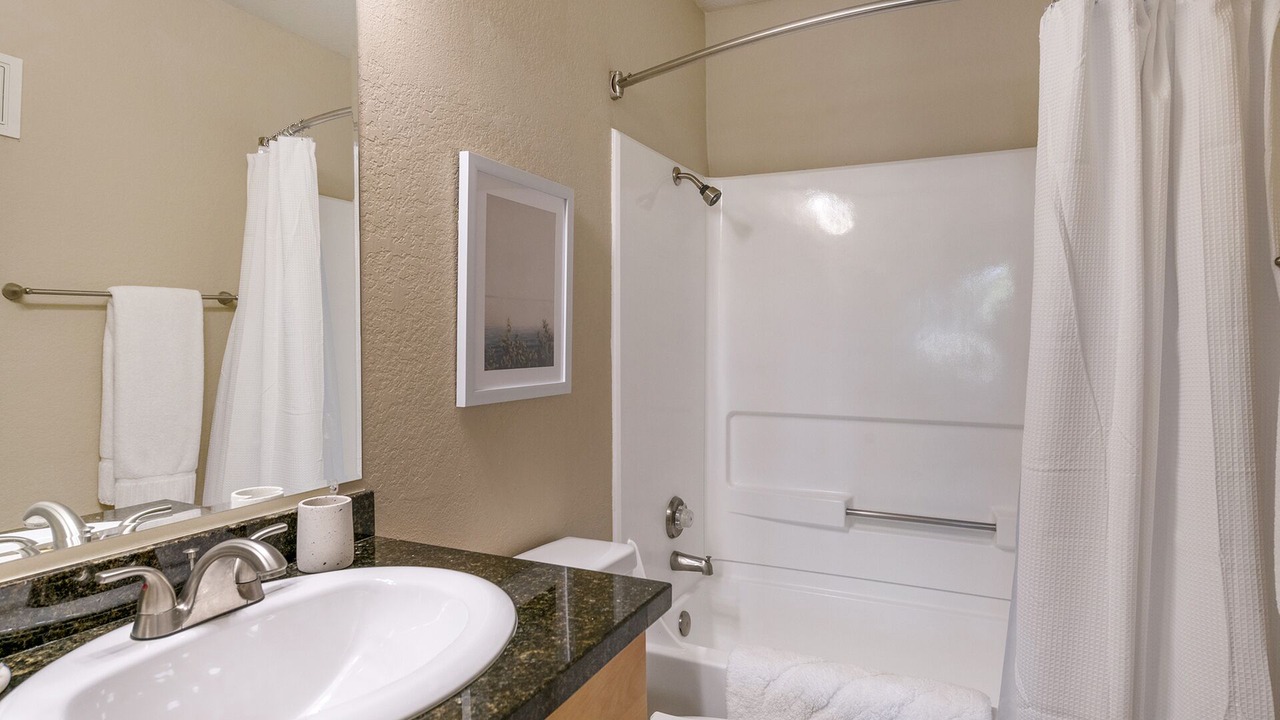 Photo of Bathroom in Los Serranos