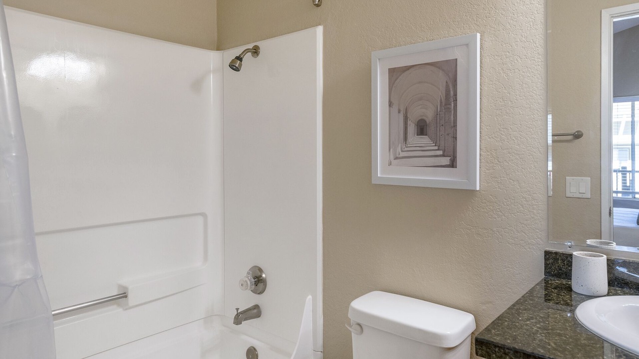Photo of Bathroom in Los Serranos