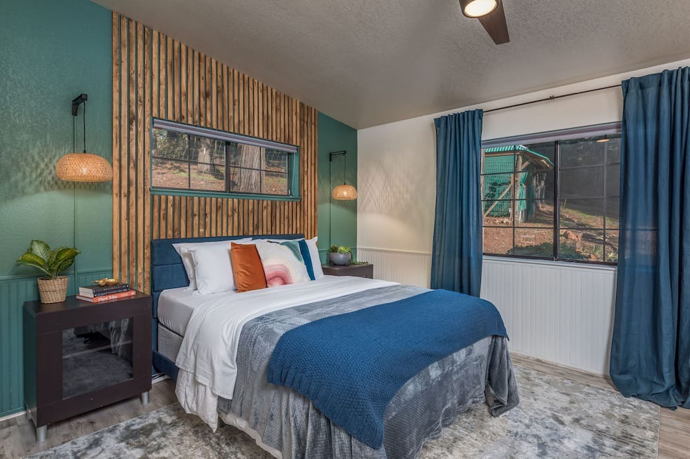 Photo of Bedroom in Apple Hill