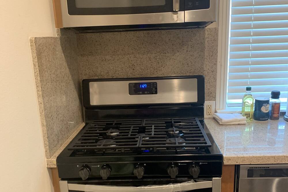 Photo of Kitchen in Alessandro Heights