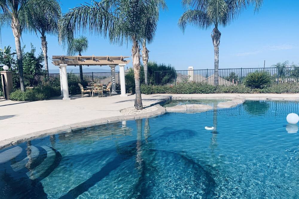 Photo of Outdoor in Alessandro Heights