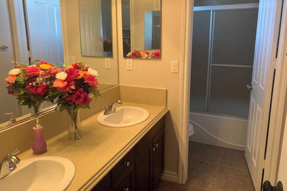 Photo of Bathroom in Alessandro Heights