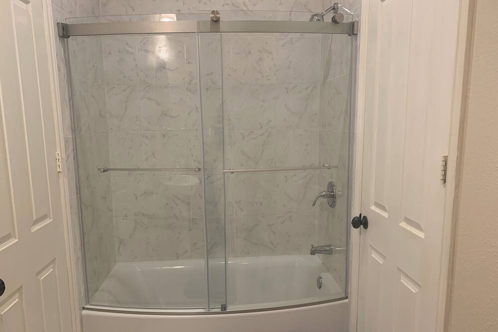 Photo of Bathroom in Alessandro Heights