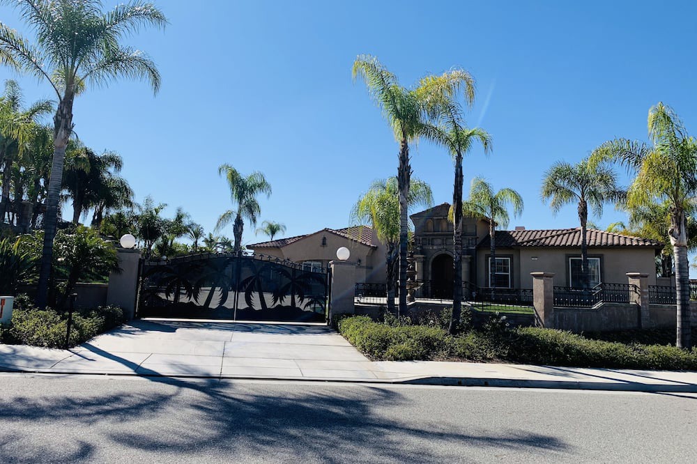 Photo of Outdoor in Alessandro Heights