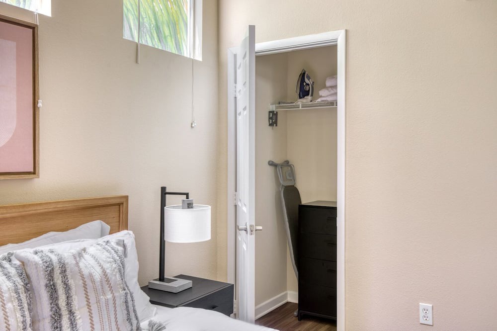 Photo of Bedroom in Warner Center