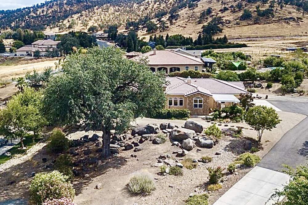 Photo of Outdoor in Springville