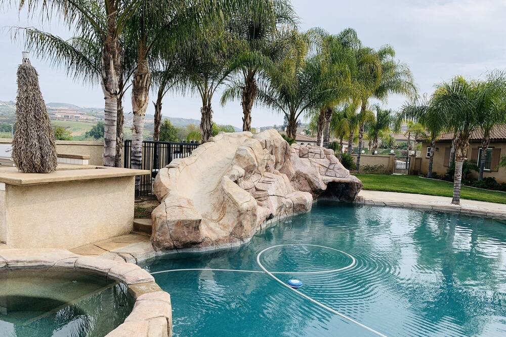 Photo of Outdoor in Alessandro Heights