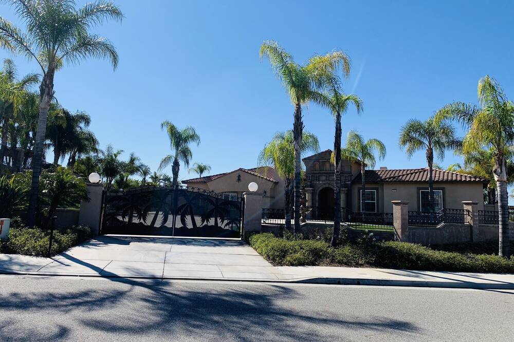 Photo of Outdoor in Alessandro Heights